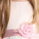 Alice barnklänning, festklänning barn, magisk barnklänning, blombladsapplikation, barnmode, speciella tillfällen barnklänning, säker barnklänning, andningsbar barnklänning, tyll barnklänning