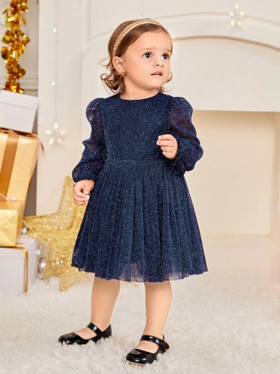 barnklänning, marinblå klänning, eleganta barnkläder, festkläder för barn, klänning till bröllop barn, dopkläder barn, högtidskläder barn, Amelia klänning, glänsande barnkläder