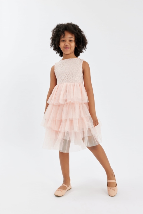 flickklänning, Cornelia klänning, barnkläder, festkläder för barn, bröllopskläder för barn, födelsedagskläder, eleganta barnkläder, spetsklänning för flickor, tyllklänning för barn, mode för barn