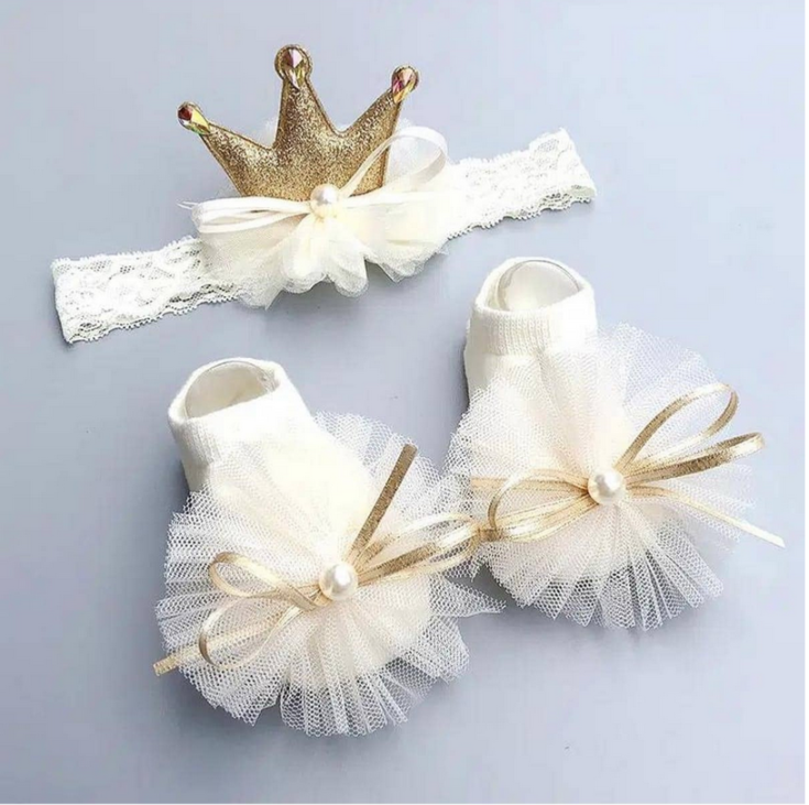 babyset, kungliga babykläder, prinsessa babyset, dopkläder, babystrumpor med krona, babydiadem, elegant babytillbehör, gåva för nyfödda