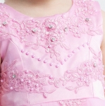 Fabienne barnklänning, rosa festklänning barn, broderad barnklänning, barnklänning för ceremonier, prinsessklänning barn, barnmode, eleganta barnkläder, barnklänning för bröllop, barnkläder för dop