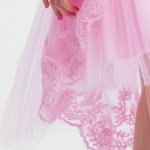 Fabienne barnklänning, rosa festklänning barn, broderad barnklänning, barnklänning för ceremonier, prinsessklänning barn, barnmode, eleganta barnkläder, barnklänning för bröllop, barnkläder för dop