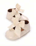 bebisskor, eleganta lackskor, babyskor med rosett, dopskor, bröllopsskor barn, festskor bebis, bekväma babyskor, lackskor beige