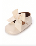 bebisskor, eleganta lackskor, babyskor med rosett, dopskor, bröllopsskor barn, festskor bebis, bekväma babyskor, lackskor beige