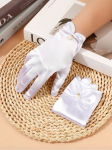 högtidshandskar flickor, vita handskar ceremoni, eleganta handskar barn, festhandskar flickor, satin handskar pärla, handskar för högtider, stiliga barnhandskar