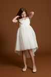 festklänning barn, gräddvit klänning flicka, asymmetrisk klänning, brudnäbbsklänning, finklänning barn, barnkläder bröllop, sienna