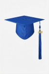 blå examensrock, examensmössa blå, skolavslutning kläder, examenskläder barn, akademisk klädsel, examensrock vuxen, högtidskläder barn, ceremoni outfit