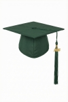 grön examensrock, examensmössa grön, skolavslutning barn, examenskläder ungdom, akademisk klädsel, examenskläder vuxen, högtidskläder barn, ceremoni outfit