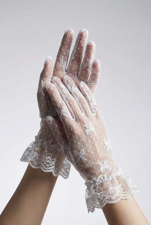 spetshandskar barn, vita handskar flicka, högtidshandskar, eleganta barnhandskar, festtillbehör för barn, handskar till bröllop, skolavslutningshandskar