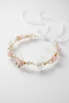 rosa hårband med blommor och pärlor för flickor bakifrån, flickhårband detalj, festligt hårband för flicka, kvalitetsutförande