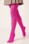 Fuchsia strumpbyxor 40 DEN på modell – nära bild från sidan, i steg