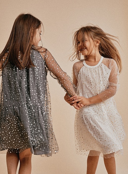 klänningar till tjejer, klänning flicka, julklänning flicka, festklänning flicka, flicka klänning, flicka klänningar, festklänningar för flickor, klänningar för flickor
