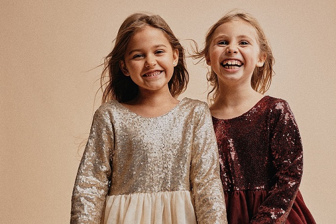 klänningar till tjejer, klänning flicka, julklänning flicka, festklänning flicka, flicka klänning, flicka klänningar, festklänningar för flickor, klänningar för flickor